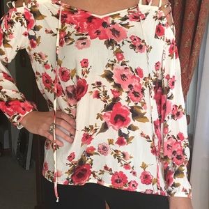 NWT Gypsies and Moondust Floral Blouse